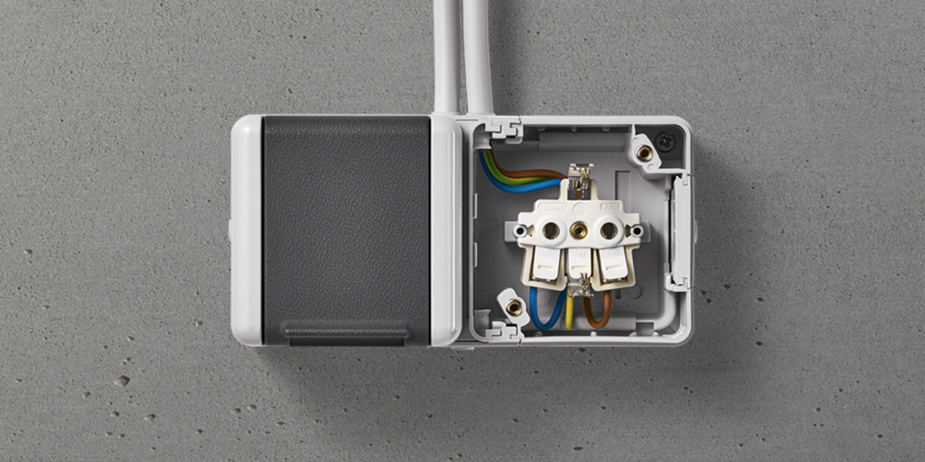 Doppelsteckdose mit Trennsteg bei EH-TEC GmbH in Kitzingen