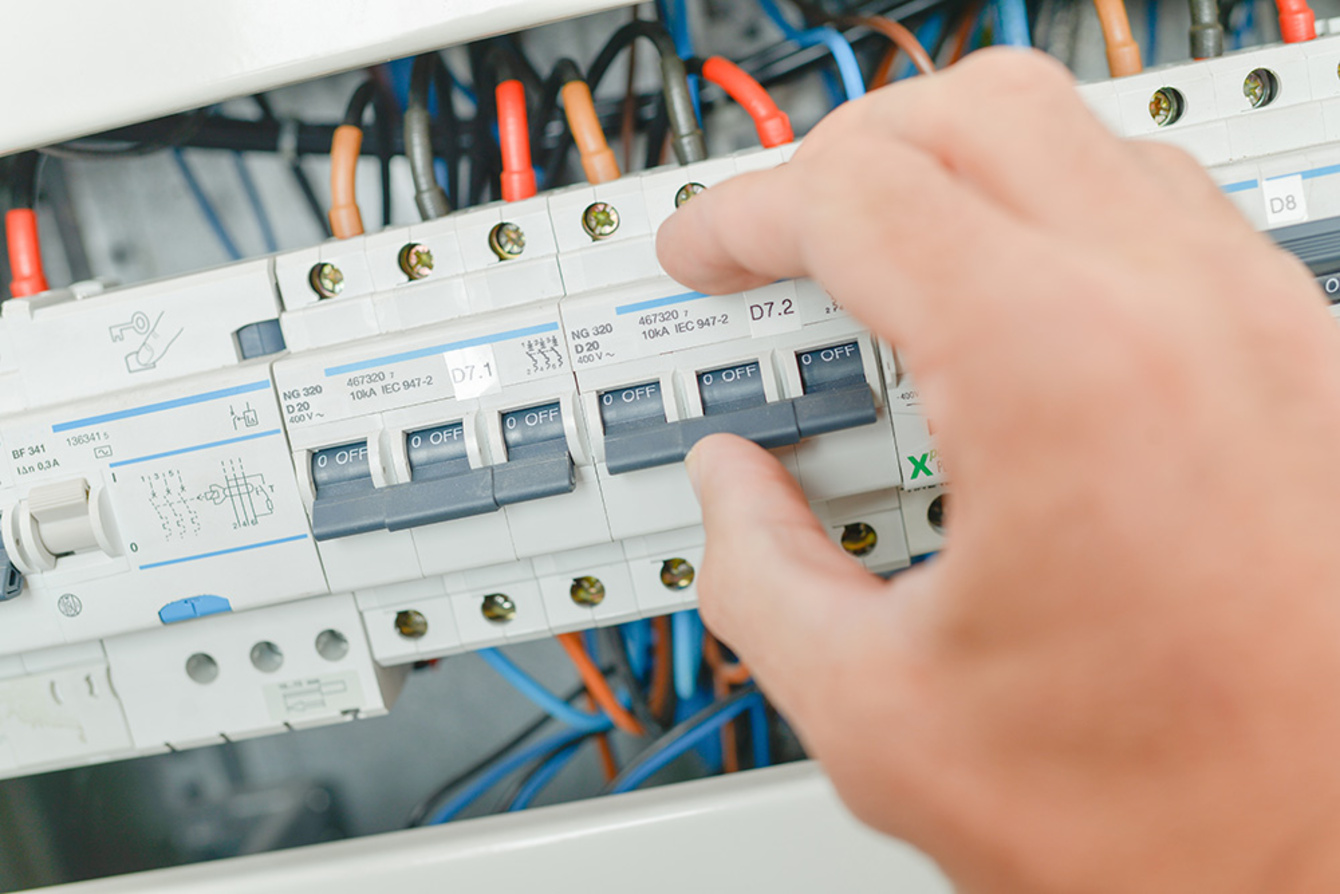 Elektro­installation bei EH-TEC GmbH in Kitzingen